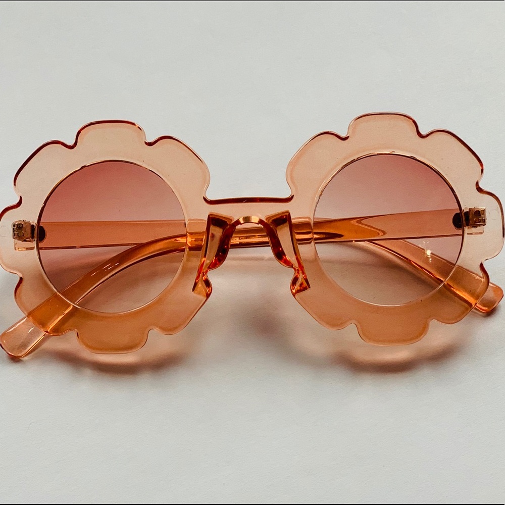 Clear Peach 🌻 Sunglasses
